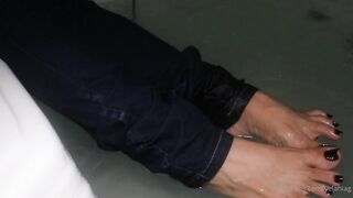 YelahiaG OnlyFans Leaks - Hi bb! My wet feet for you!