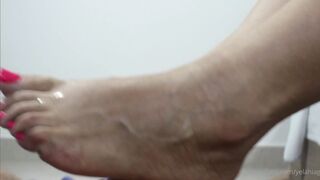 YelahiaG OnlyFans Leaks - Your place is under my feet! FootJob and Cumshot!  Enjoy guys and if you like give likes and comment