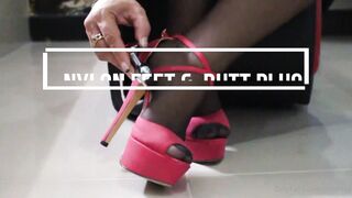 YelahiaG OnlyFans Leaks - Speaking of black nails I bring you this special video from my personal files. Enjoy it honey and le