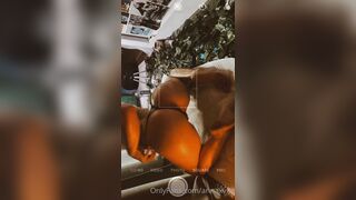 Anna Matthews (Annaxvip) OnlyFans Leaks showing her sexy big ass
