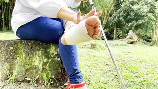 YelahiaG OnlyFans Leaks - Hi guys! Outdoor walking with my bandaged foot and cane for you..and JOI too . Kisses for all