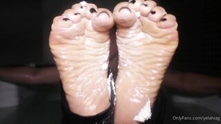 YelahiaG OnlyFans Leaks - My wet feet, tickling and more! Enjoy darling!