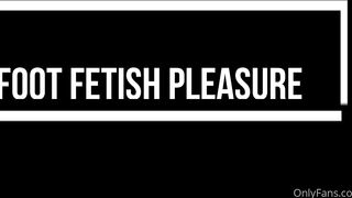 YelahiaG OnlyFans Leaks - Shoe play, hanging, foot job, blowjob and cum with my friend @salvatore_tattoo , all for you, enjoy!