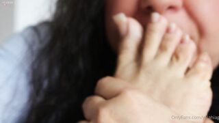 YelahiaG OnlyFans Leaks - A moment of foot fetish delight before going for a new pedicure.. Kisses everyone!