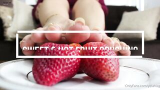 YelahiaG OnlyFans Leaks - Guys this is the seventeenth video that I share with you here on my OnlyFans, since November 20, 202