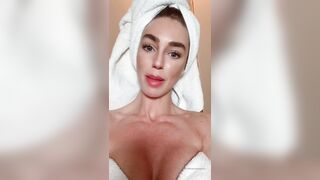 Elizarosewatson (Eliza Rose Watson) aesthetic six abs lady  9