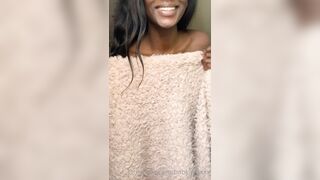 Lyra Amorr (babylyraxxx) OnlyFans Slim Stacked Canadian Ebony Girl Friend 65