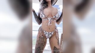 Tattooed Waifu (undersiegexo) OnlyFans Leaks siegexxx Natural Tiddies 69