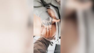 Tattooed Waifu (undersiegexo) OnlyFans Leaks siegexxx Natural Tiddies 43