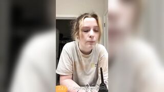 Elfbxby trying something else and topless naked in the last part of the clip