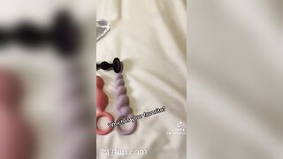 Aloe4ThatBurn Dual double penetrating her vulva and ass with dildo and sex toys