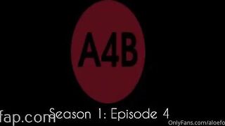 Aloe4ThatBurn having romantic sex with her boyfriend in living room