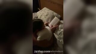 Aloe4ThatBurn feels horny when reading books, fully naked lol