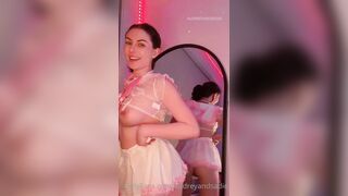 Audrey & Sadie (audreyandsadie) OnlyFans Leaks OnlyFans Leaks Lesbian Girls are Hot 2