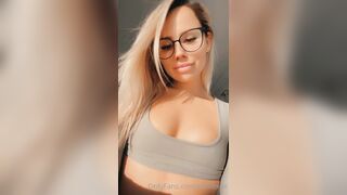 Belllexox (Belle) OnlyFans Leaks the Queen of Close-up 33