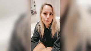 Belllexox (Belle) OnlyFans Leaks the Queen of Close-up 23