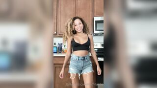 Camilaelle OnlyFans Leaks Latina Curled Hair Lady 465