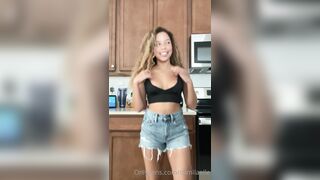 Camilaelle OnlyFans Leaks Latina Curled Hair Lady 465