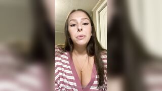 Just-wingit (Hailey aka Wing) OnlyFans Leaks HIGHLIGHT College Student Exploring her Sexuality 1