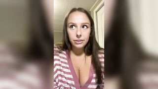 Just-wingit (Hailey aka Wing) OnlyFans Leaks HIGHLIGHT College Student Exploring her Sexuality 1