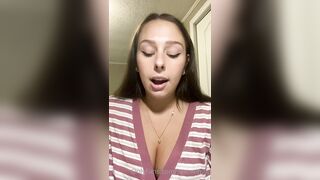 Just-wingit (Hailey aka Wing) OnlyFans Leaks HIGHLIGHT College Student Exploring her Sexuality 9