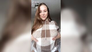 Just-wingit (Hailey aka Wing) OnlyFans Leaks College Student Exploring her Sexuality 190