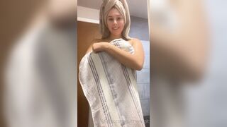 Just-wingit (Hailey aka Wing) OnlyFans Leaks College Student Exploring her Sexuality 208