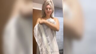 Just-wingit (Hailey aka Wing) OnlyFans Leaks College Student Exploring her Sexuality 208