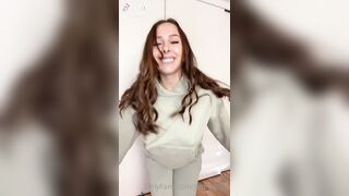 Just-wingit (Hailey aka Wing) OnlyFans Leaks College Student Exploring her Sexuality 169