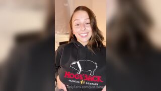 Just-wingit (Hailey aka Wing) OnlyFans Leaks College Student Exploring her Sexuality 12