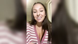 Just-wingit (Hailey aka Wing) OnlyFans Leaks HIGHLIGHT College Student Exploring her Sexuality 10