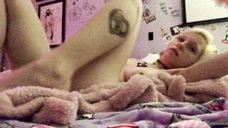 Lostpizzaslicez (Kay) OnlyFans Suicide Girl is a Cat Mom and a Psych Major 64