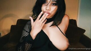 Kissinghigh (Kissing High) OnlyFans Leaks Sexy Ebony tips for good luck  34