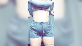 Jocibaker (Jocelyn Baker) OnlyFans Leaks 36DDDs Typical Mom Next Door 316