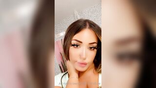 Coziebae (Comfiecozie aka Riya Lyn) OnlyFans Leaks Total Natural Hottie with juicy ass 165