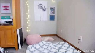 Coziebae (Comfiecozie aka Riya Lyn) OnlyFans Leaks Total Natural Hottie with juicy ass 267