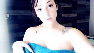 Coziebae (Comfiecozie aka Riya Lyn) OnlyFans Leaks Total Natural Hottie with juicy ass 111