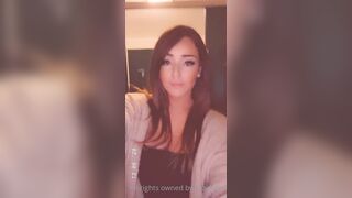 Coziebae (Comfiecozie aka Riya Lyn) OnlyFans Leaks Total Natural Hottie with juicy ass 21