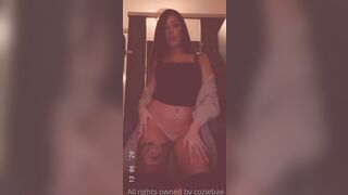 Coziebae (Comfiecozie aka Riya Lyn) OnlyFans Leaks Total Natural Hottie with juicy ass 21