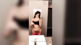 Coziebae (Comfiecozie aka Riya Lyn) OnlyFans Leaks Total Natural Hottie with juicy ass 377