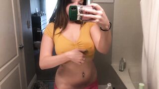 Coziebae (Comfiecozie aka Riya Lyn) OnlyFans Leaks Total Natural Hottie with juicy ass 349