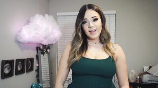 Coziebae (Comfiecozie aka Riya Lyn) OnlyFans Leaks Total Natural Hottie with juicy ass 11