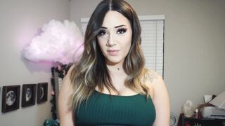 Coziebae (Comfiecozie aka Riya Lyn) OnlyFans Leaks Total Natural Hottie with juicy ass 11