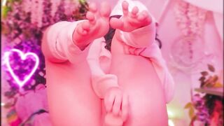 Mollychan (Molly Chan) OnlyFans Nerdy Asian Chinese wants support 108