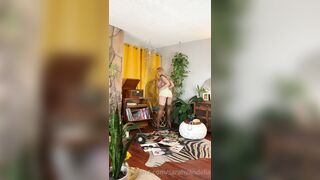 Sarahvandella (Sarah Vandella) OnlyFans Adult Actress Veteran Deep Throat Lover 583