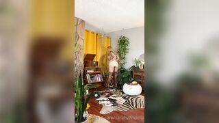 Sarahvandella (Sarah Vandella) OnlyFans Adult Actress Veteran Deep Throat Lover 583