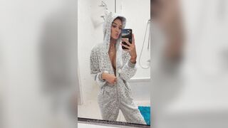 Rajekveronika (VERONIKA RAJEK) OnlyFans Leaks Girl Porn Video  OnlyFans Leaks Girl Porn Video 6