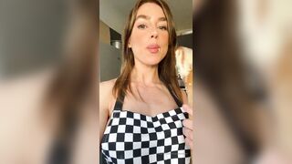 Elizarosewatson (Eliza Rose Watson) Muscular Six Pack Girl 118