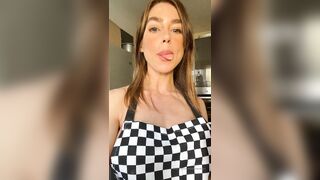 Elizarosewatson (Eliza Rose Watson) Muscular Six Pack Girl 118