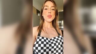 Elizarosewatson (Eliza Rose Watson) Muscular Six Pack Girl 118